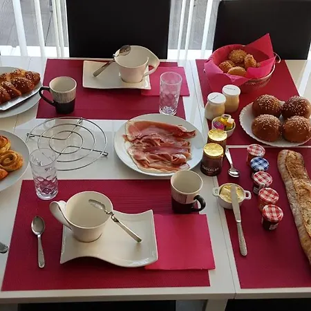 ベッド・アンド・ブレックファスト Cosy Adults Only 4*