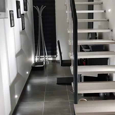 Cosy Adults Only ベッド・アンド・ブレックファスト 4*